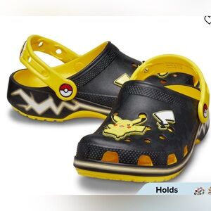 KIDS' POKEMON PIKACHU CLASSIC CLOG SIZE J3 NWT
